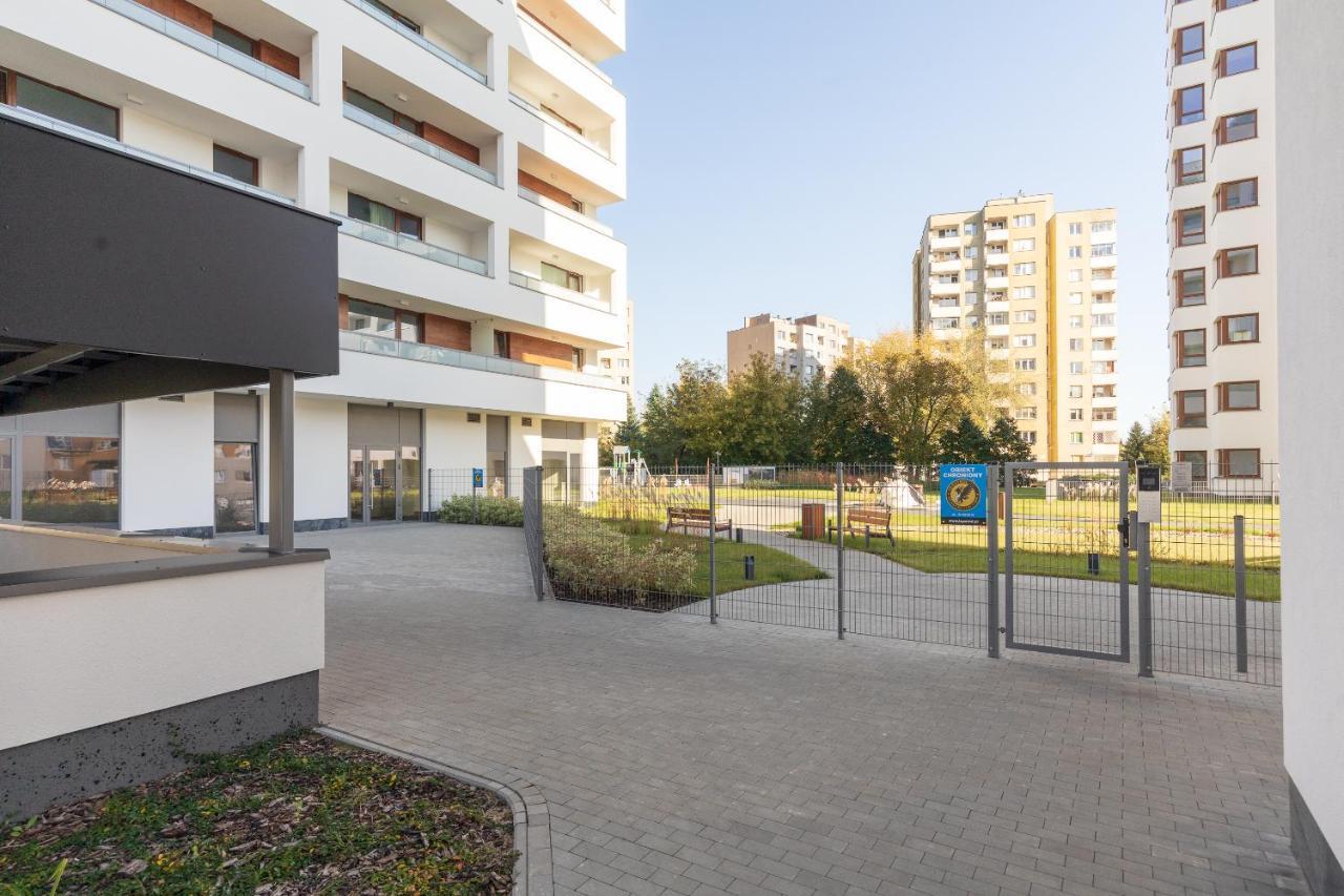 Metro Targówek Homely Apartment Varsóvia Exterior foto