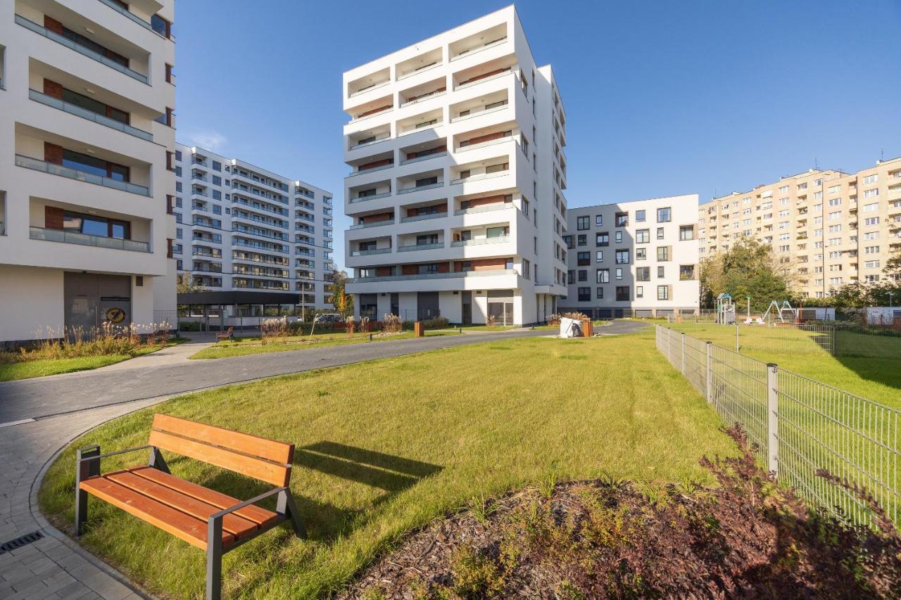Metro Targówek Homely Apartment Varsóvia Exterior foto