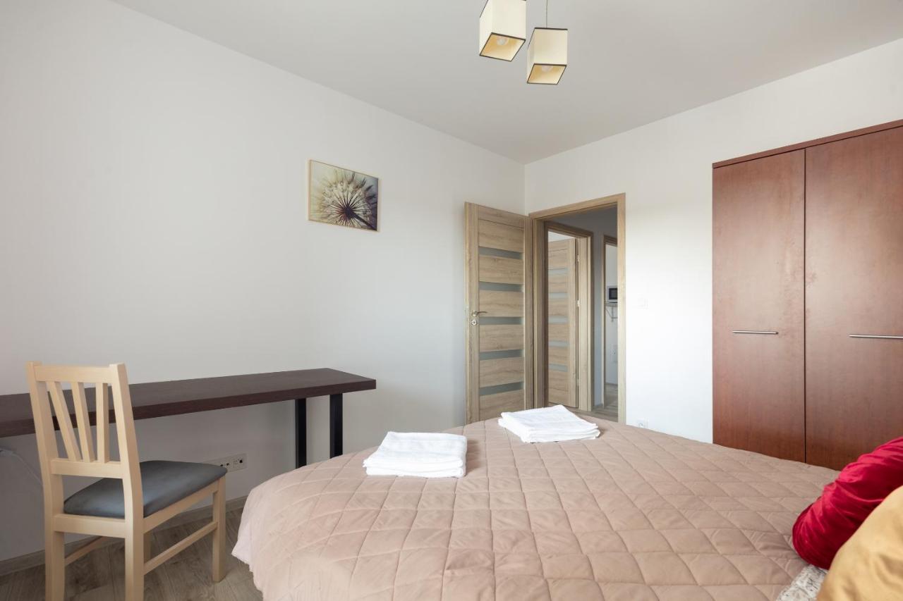 Metro Targówek Homely Apartment Varsóvia Exterior foto